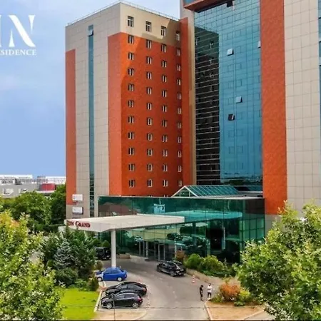 Lily Rin Grand * Bucarest